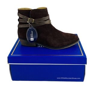 Womens 9.5M White Mountain Jitter Ankle‎ Boots Brown Suede 1.5" Heels Bootie Zip